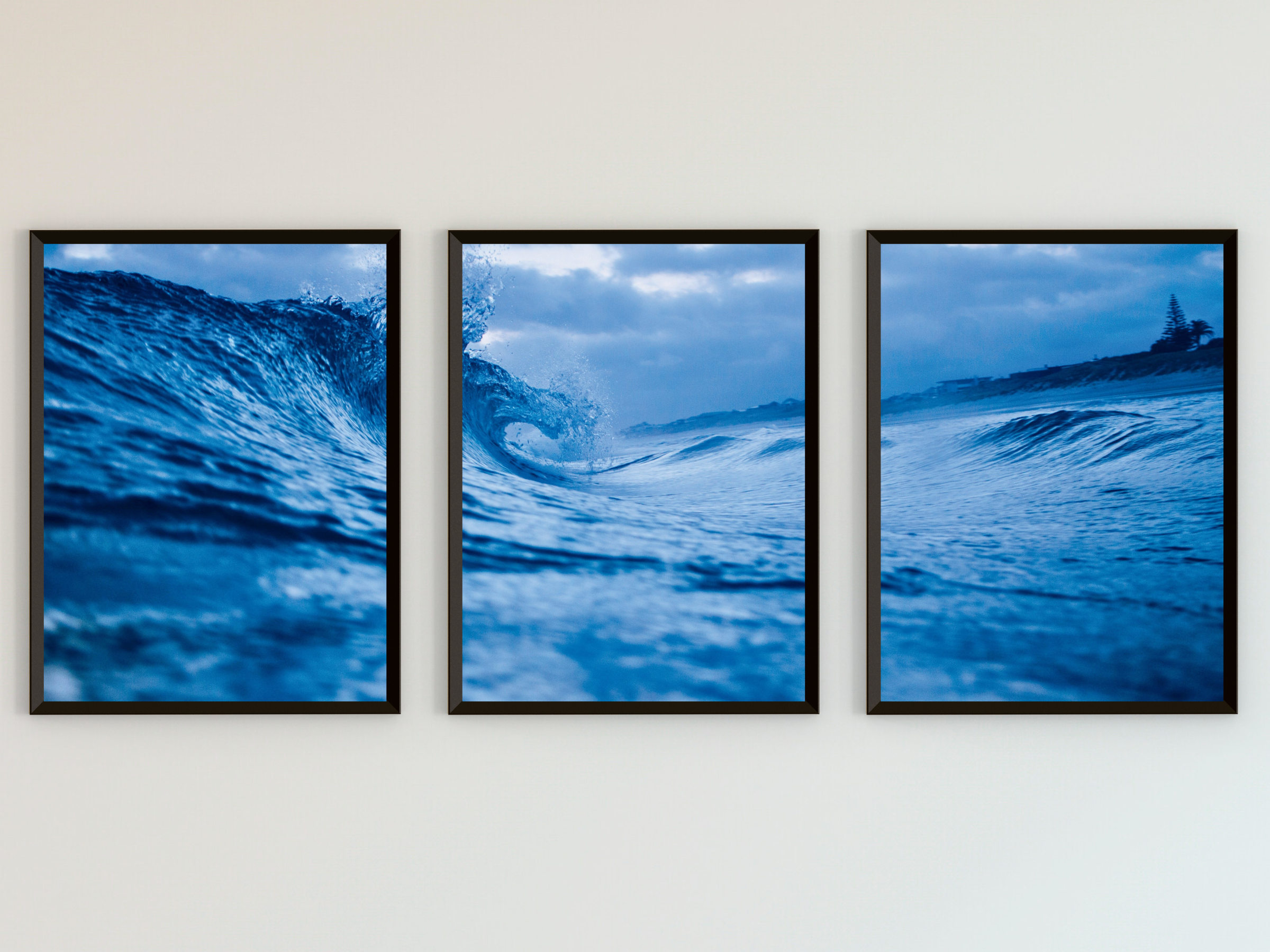 Photographie en triptyque d'une tempête sur la plage